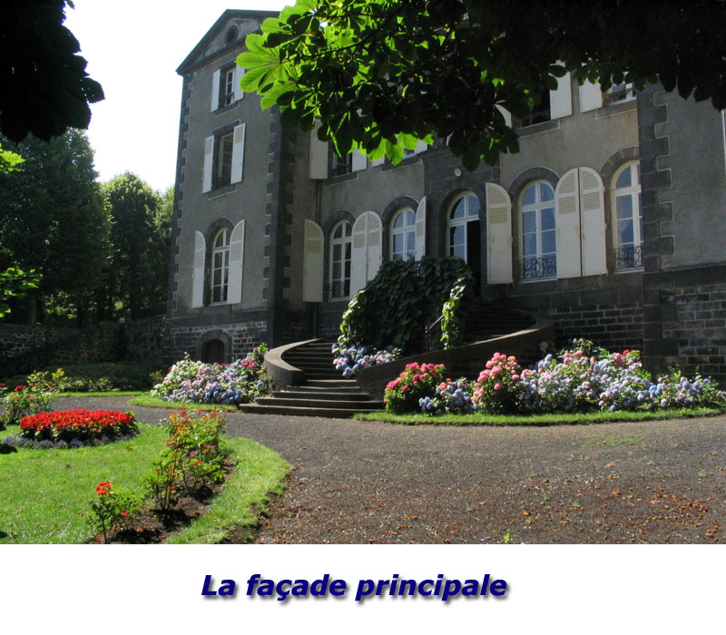 La façade principale du Domaine de Ternant
